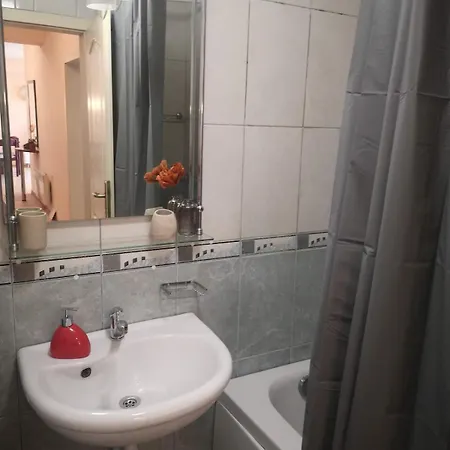 Lägenhet Bright And Sunny Skopje