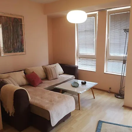 Lägenhet Bright And Sunny Skopje