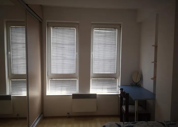 Bright And Sunny Апартаменти *